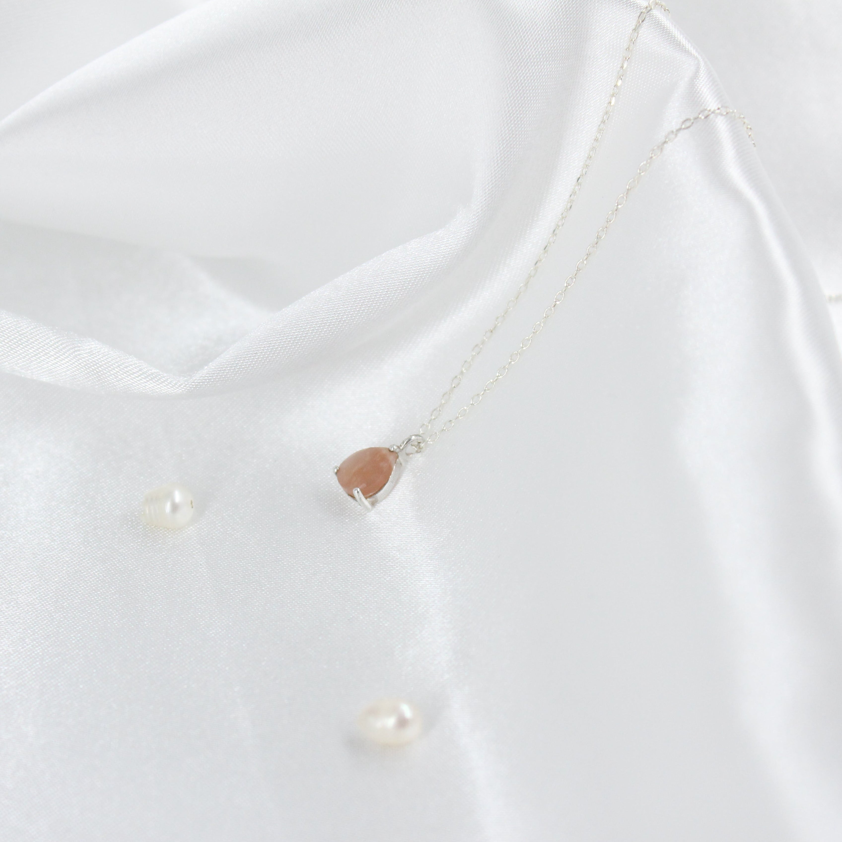 Collar de bolitas con piedras naturales | ALVENT