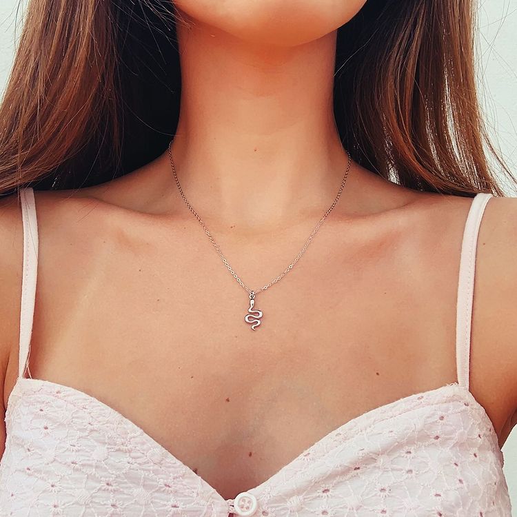 Collar con colgante de serpiente | Collares de plata online - ALVENT